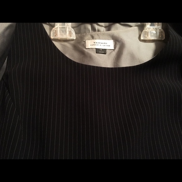 Tahari three piece suit. - Picture 5 of 10